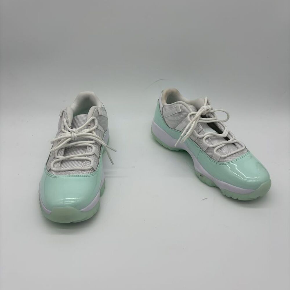Jordan Retro 11's in Low Igloo Mint